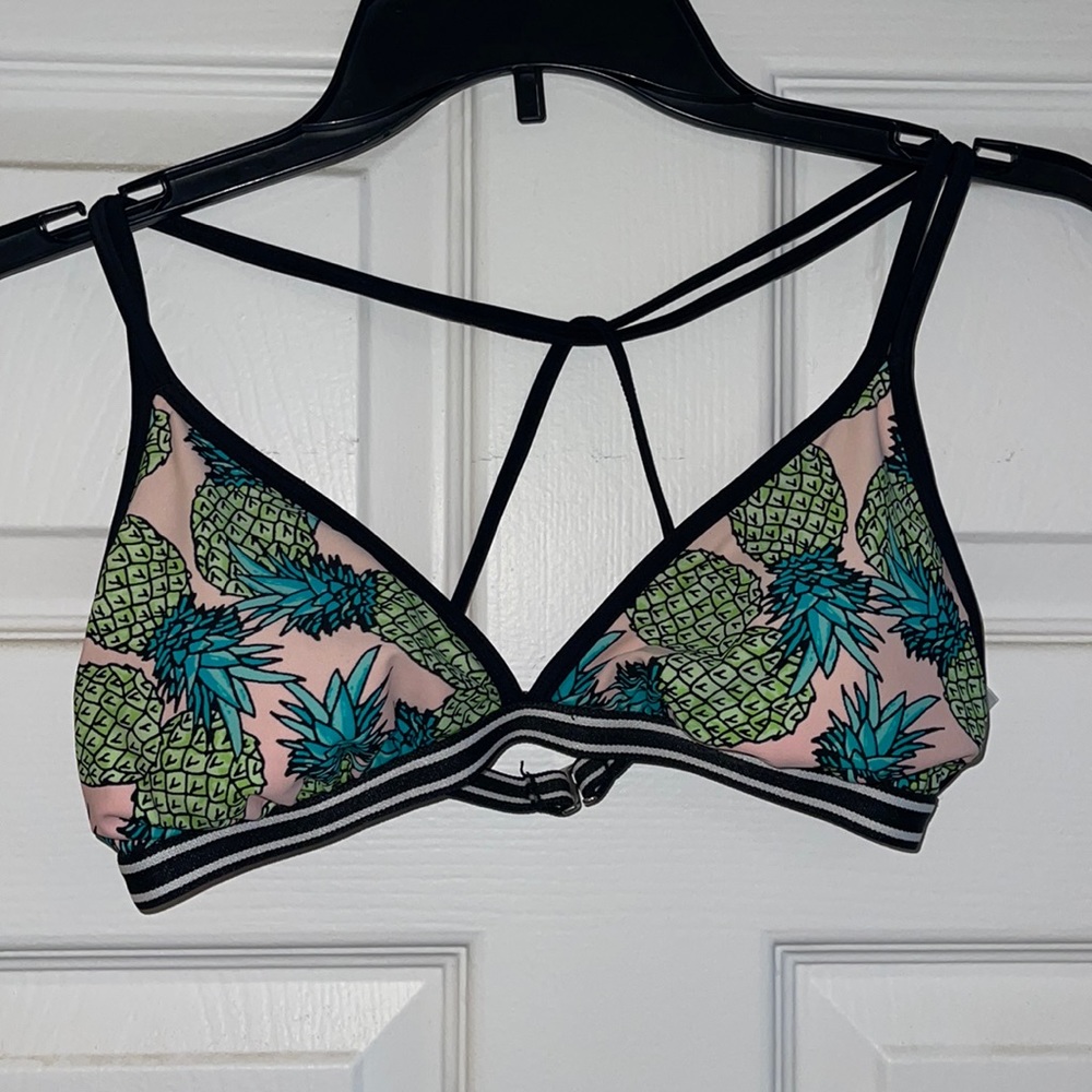 pineapple bikini top 🍍